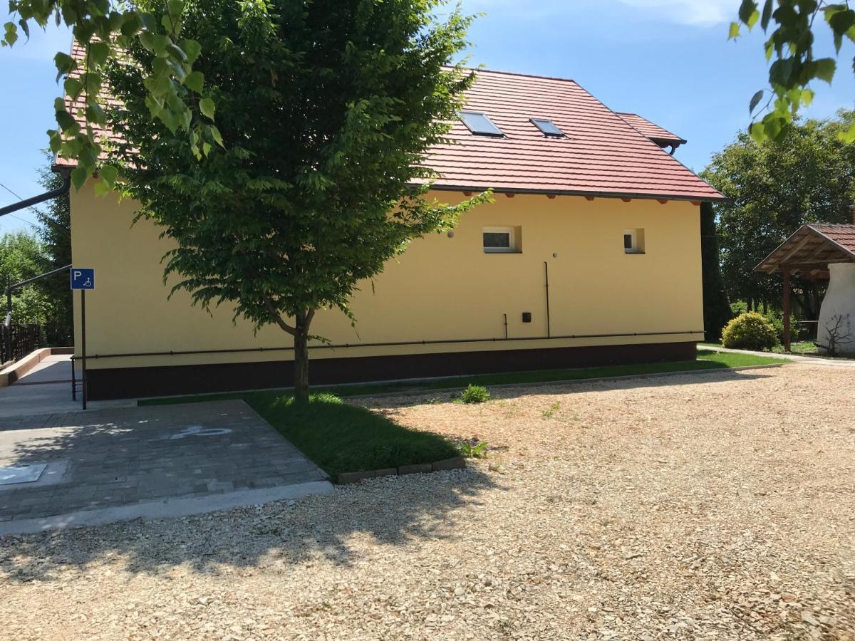 Venusz Ueduelocentrum Tiszacsege المظهر الخارجي الصورة